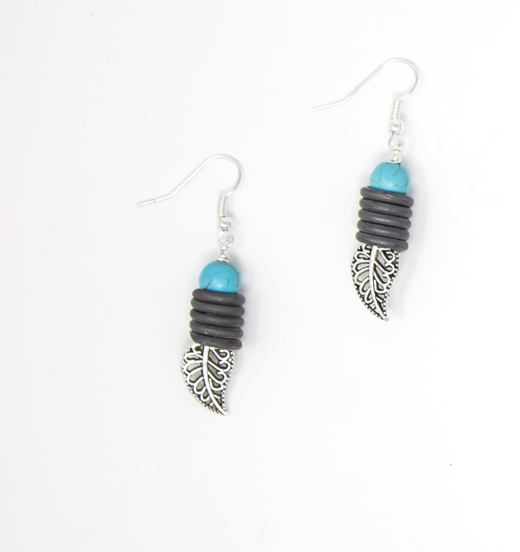 Mulberry Mongoose snare leaf earrings